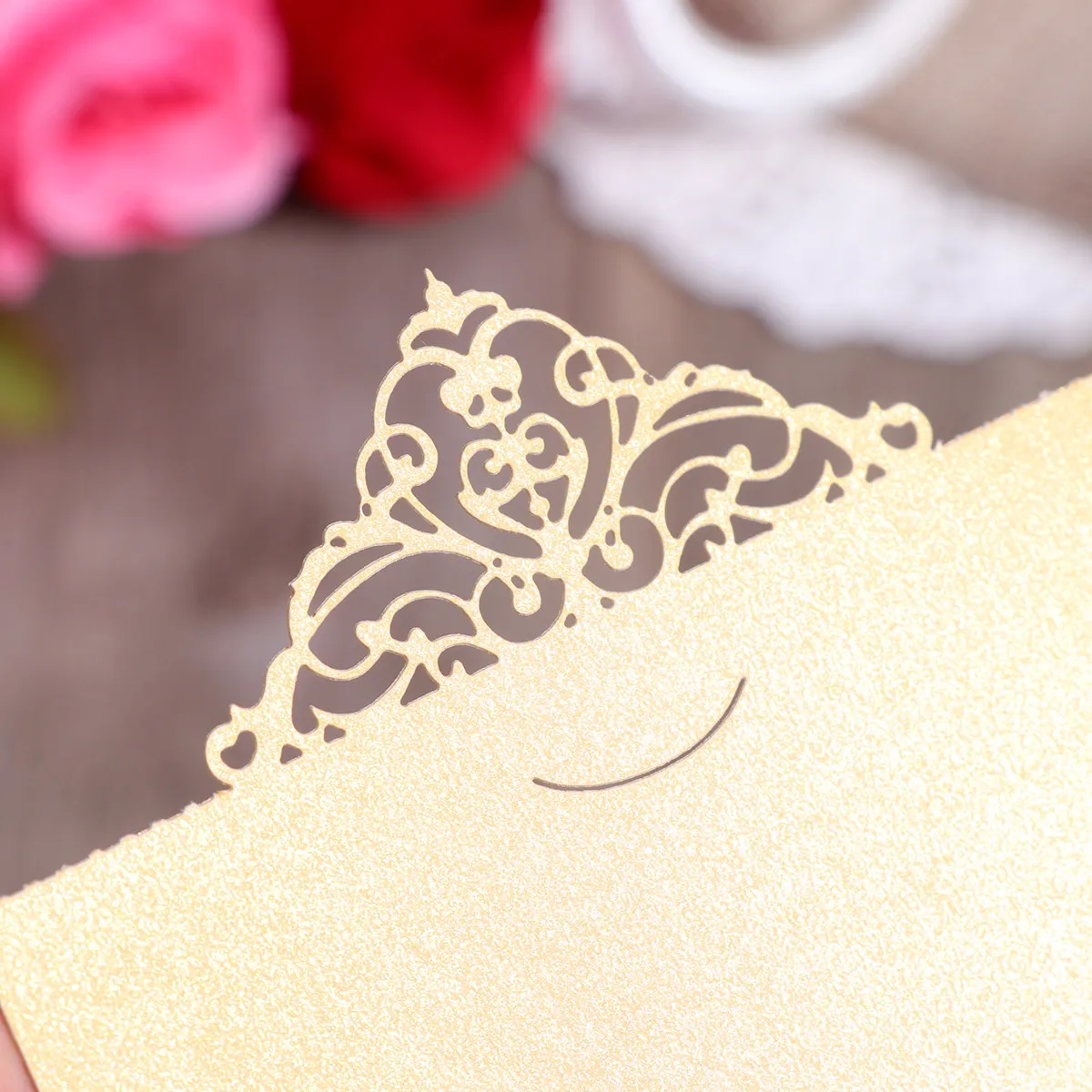 

50Pcs Elegant Table Place Cards Hollow Cut Name Tags for Wedding Banquet Decoration Guest Seating Arrangement Floral Centerpiece