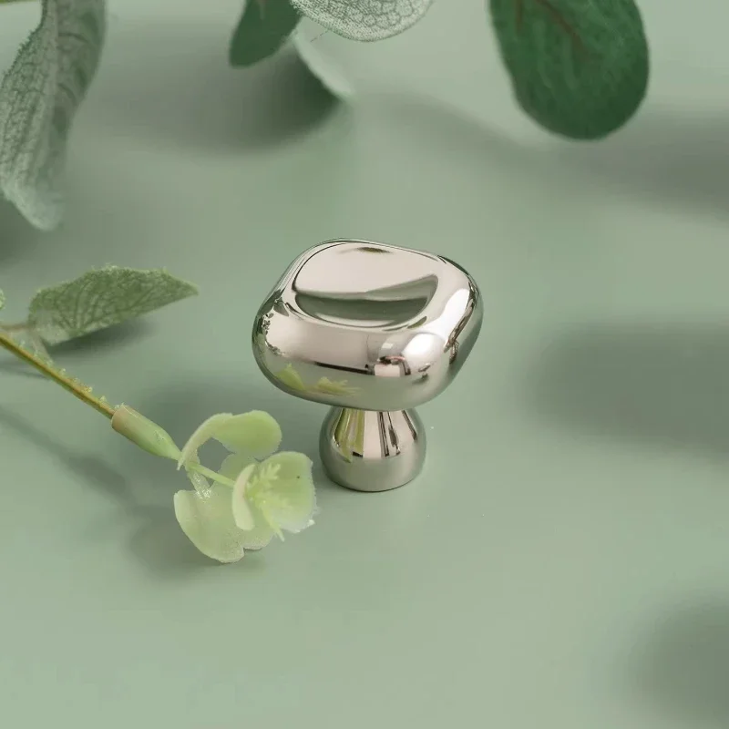 Furniture Wardrobe Kitchen Drawer Handle Medieval TitaniumSilver French Cabinet Door Handle Brass Minimalist Mushroom Small Knob