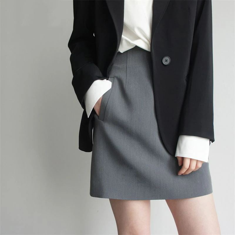 

Elephant Gray Covers Hips and Looks Slim and Wide, High Waist Pockets, Fashionable and Simple A-length Short Skirt for Women