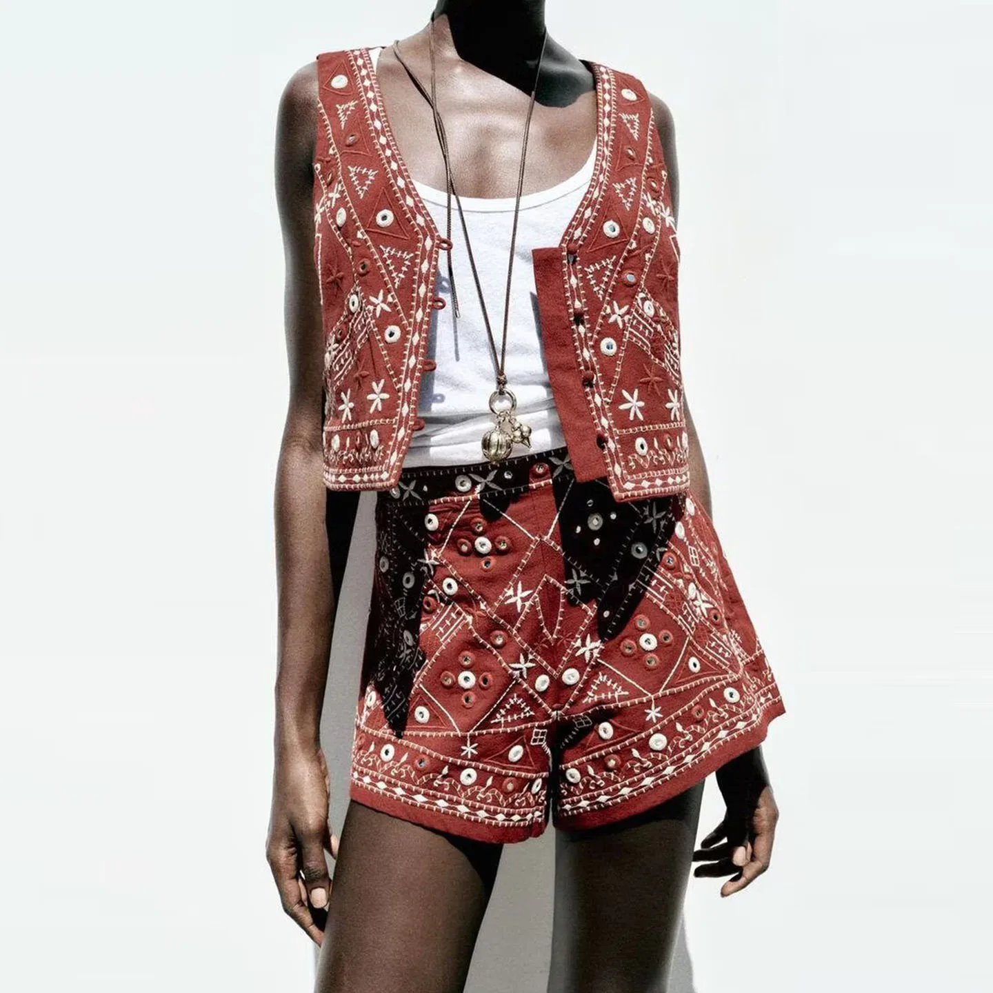 Women's Fashion Summer Set Mirror Effect Embroidery Decorative Vest And Short Pants Button Closure Short Sleeve V-Neck