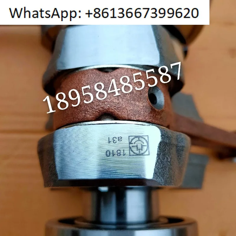 2-stroke 60 h p outboard motor crankshaft and connecting rod assembly