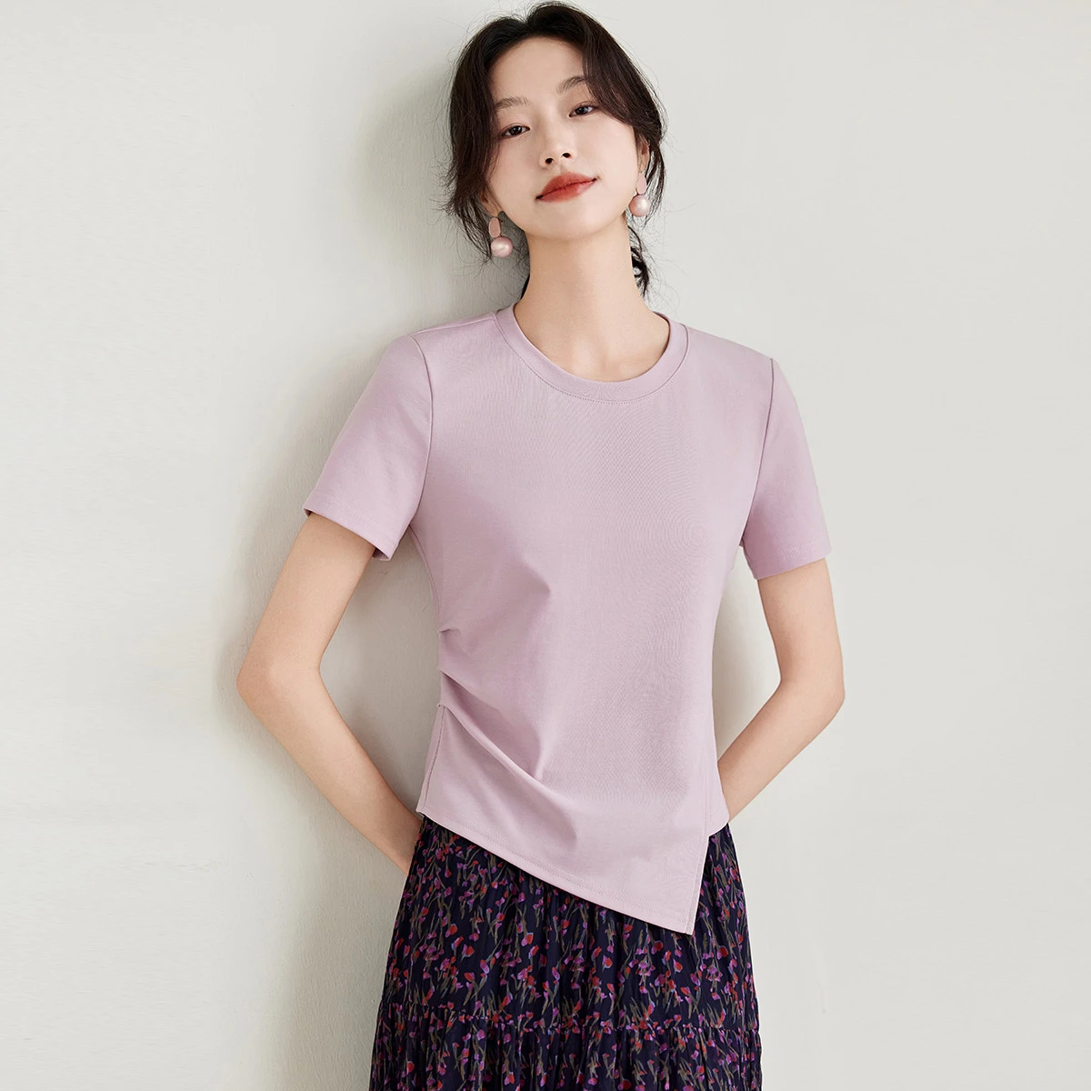 

SENTUBILA Women's Simple Knit T-shirt 2026 Summer Crew Neck Ruched Waist Slim Irregular Hem Office Short Sleeve Top 152TG1609