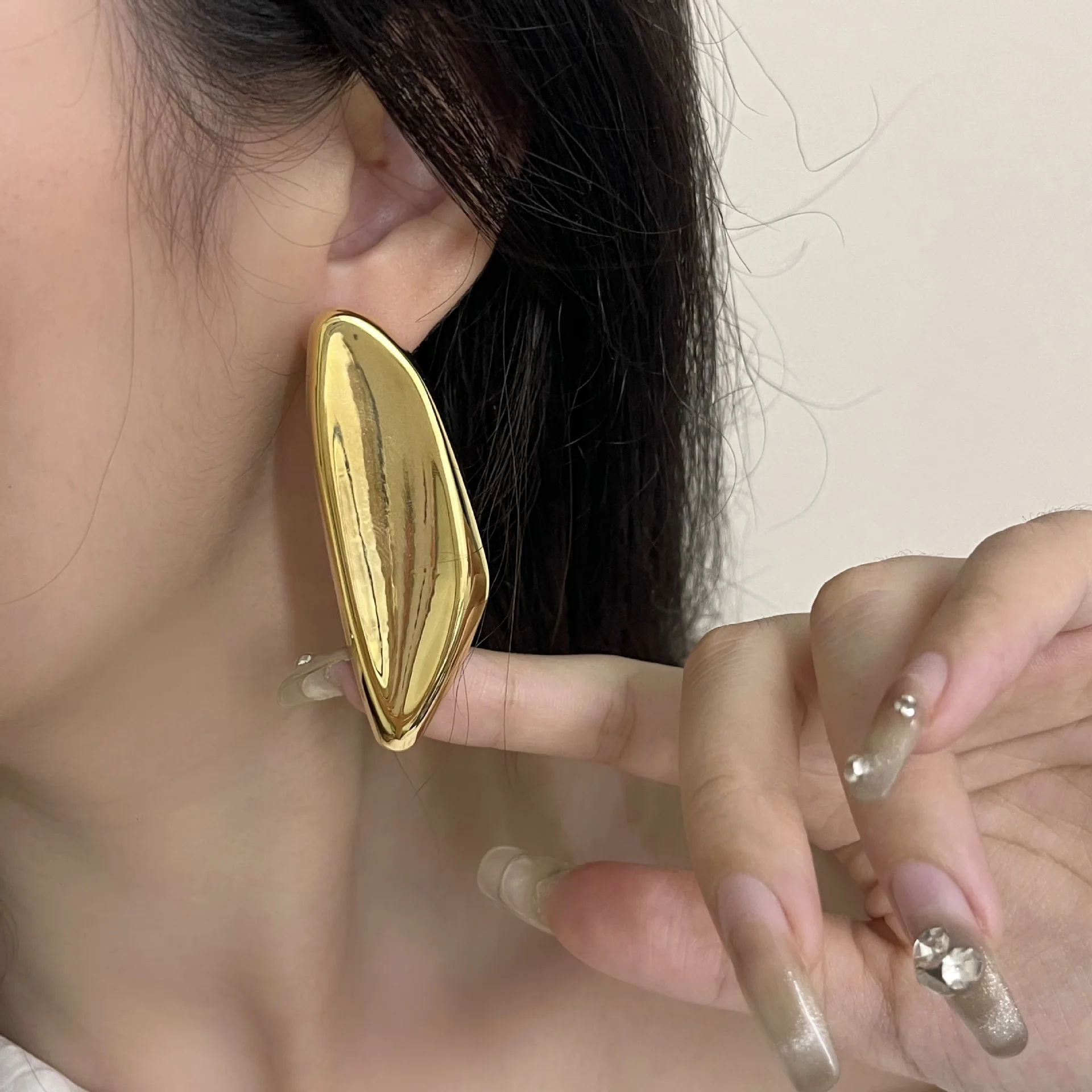 HUANZHI Exaggerated Smooth Irregular Geometric Long Earring Gold Sliver Color Large Punk Vintage Jewelry for Women Girls New