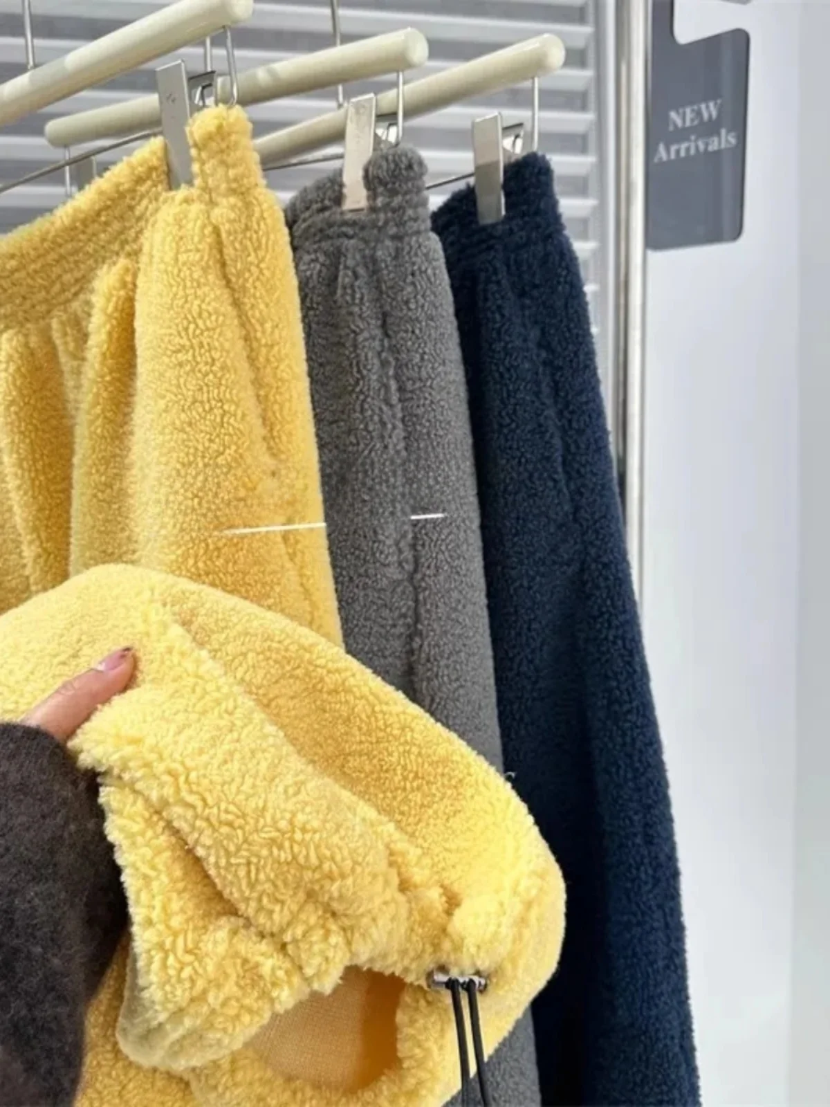 

Зимние утепленные брюки из овечьей шерсти для женщин: повседневные, для улицы и дома, с эластичным поясом, свободные, широкие, прямые, с манжетами, длинные