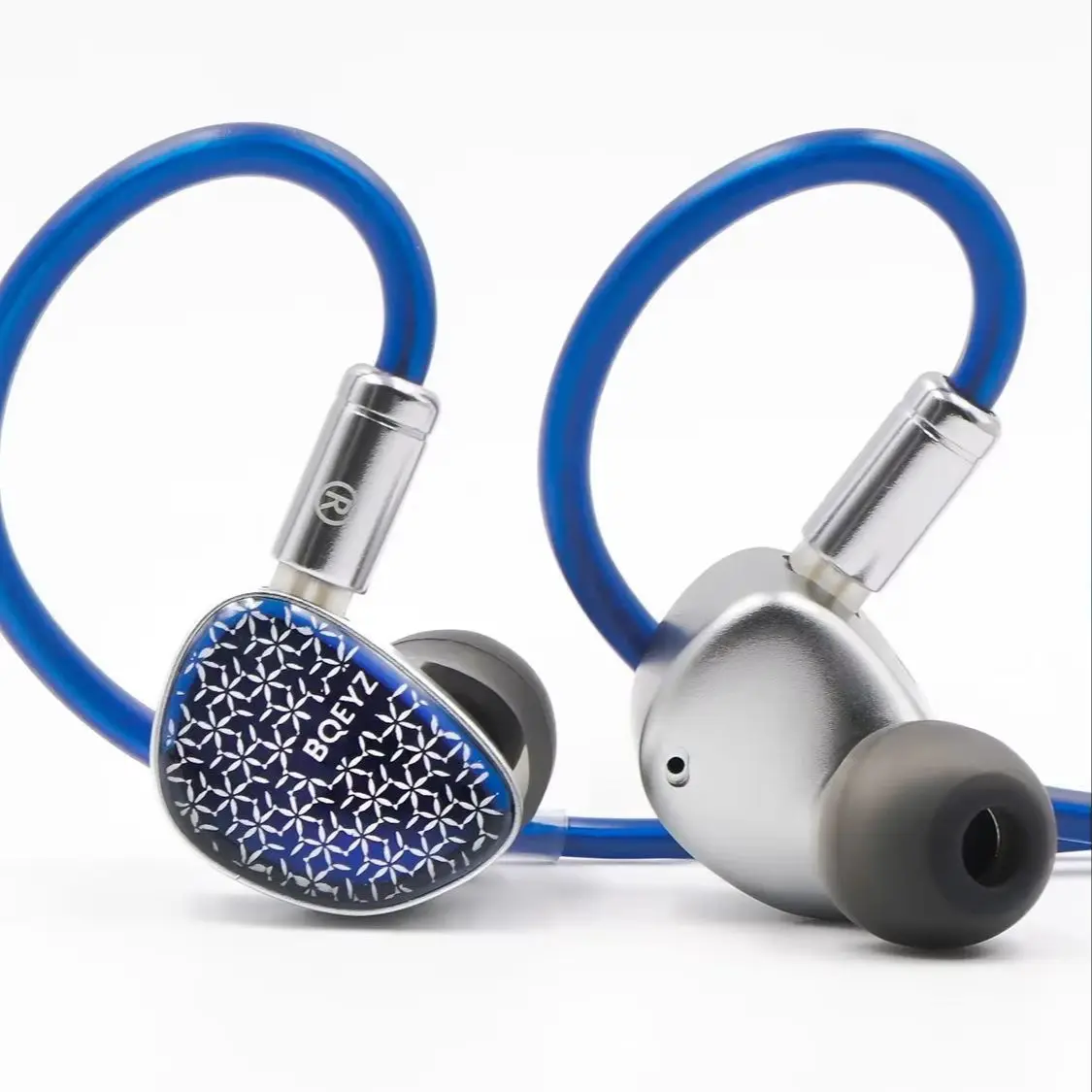 Kabel do słuchawek BQEYZ Christmas Event Autumn Wired Earphone Dynamic Driver IEM Upgrade — zdjęcie produktu 7