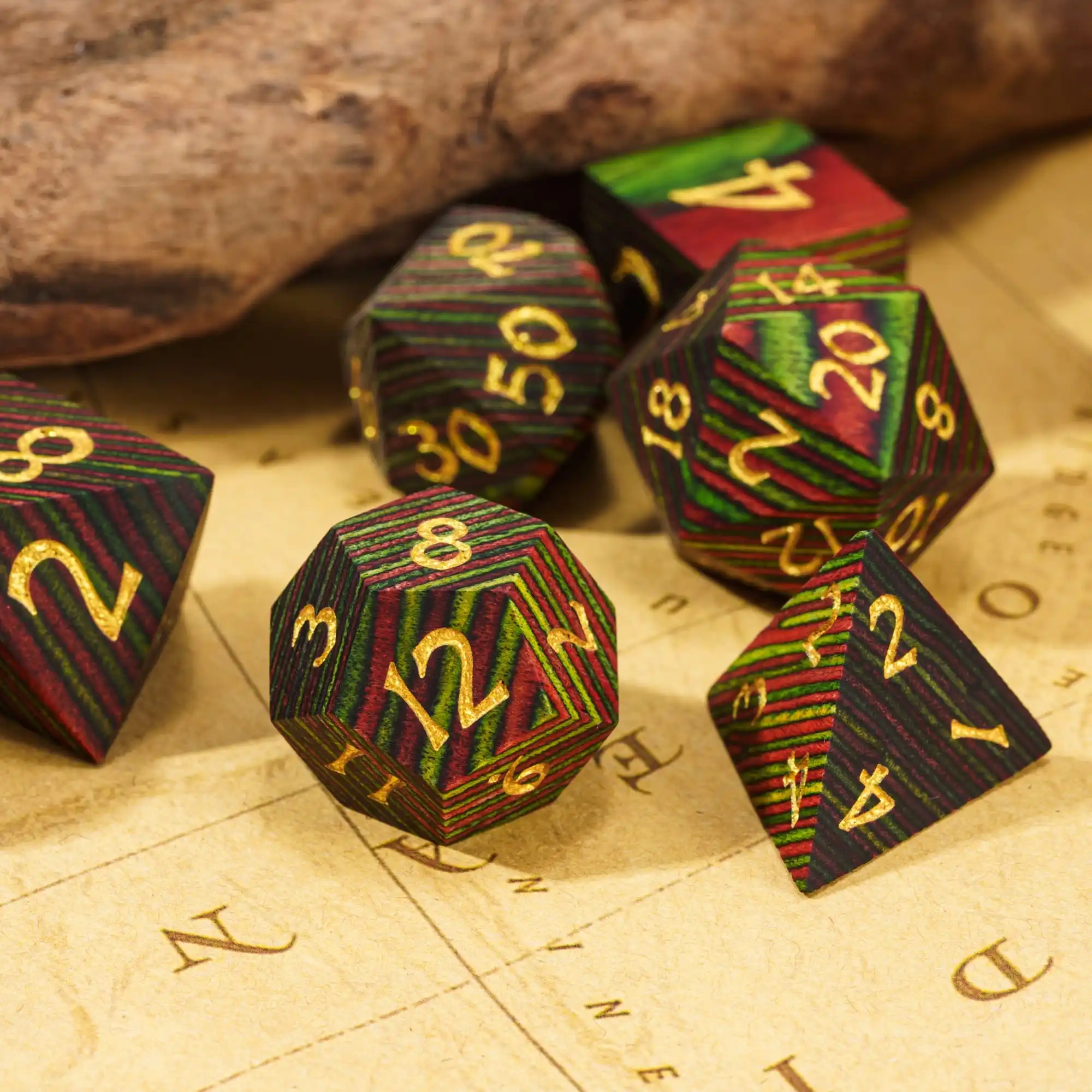 Cusdie DND Wooden Dice Set Unique Stripe D&D Dice 7Pcs D4 D6 D8 D10 D% D12 D20 Polyhedral Games Dice Set for Table Games TRPG