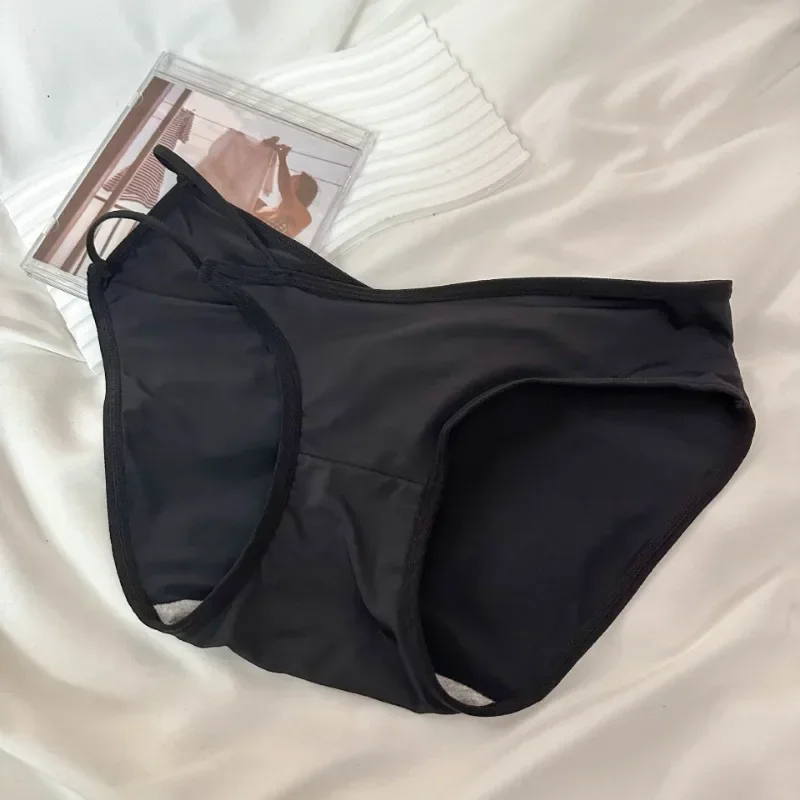 Japanese Ice Silk Underwear Girly Fashionable Comfortable Non-traceable Breathable Comfortable Sexy Low Cotton Briefs Underwear