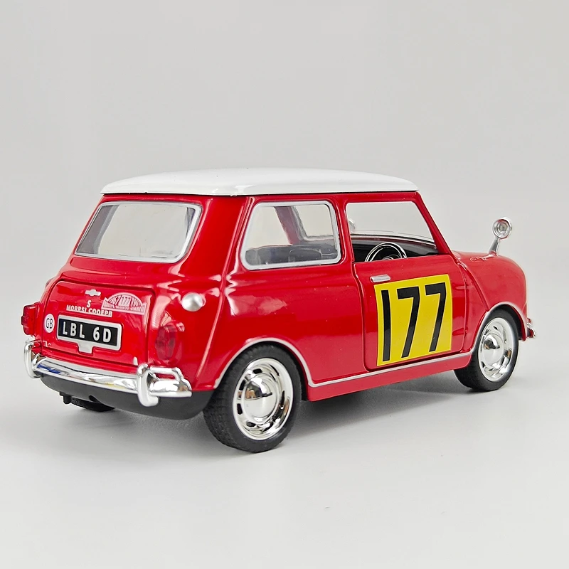 1:32 Simulate BMW Mini alloy car model, doors and engine hood, trunk can be opened with sound and light gifts