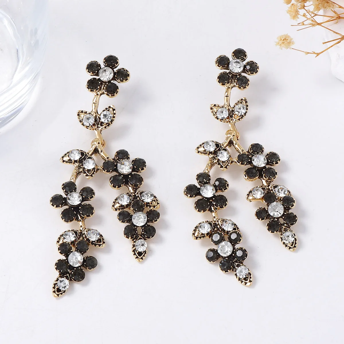 

ZAA Personality Design Metal Waterfall Inlaid Rhinestone Plant Flowers Earrings for Women Vintage Banquet Party Jewelry Gifts