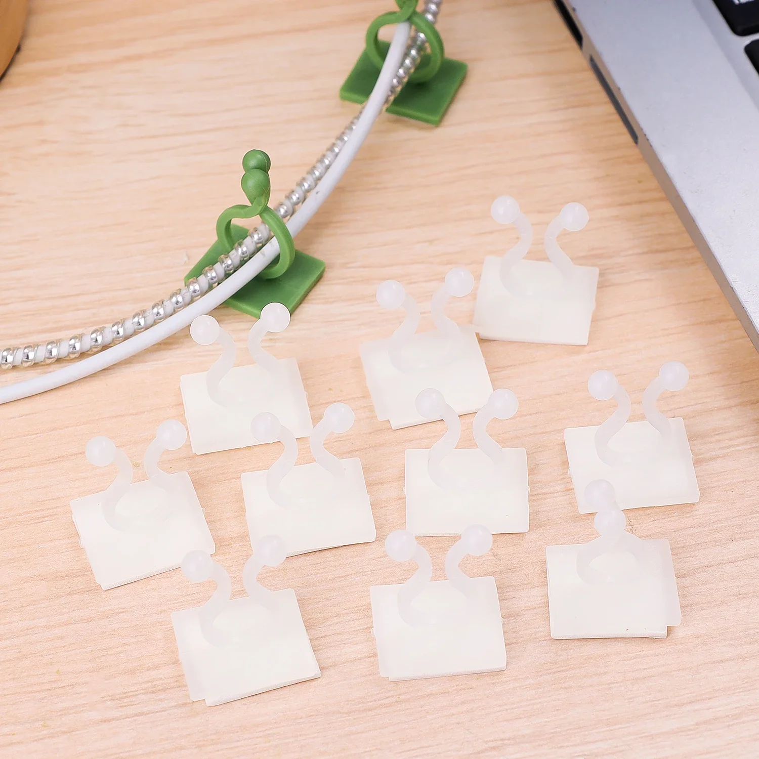 10/200Pcs Plant Support Clips for Climbing Flower Tomato Vine Garden Plastic Invisible Self-Adhesive Wall Fixture Binding Hooks