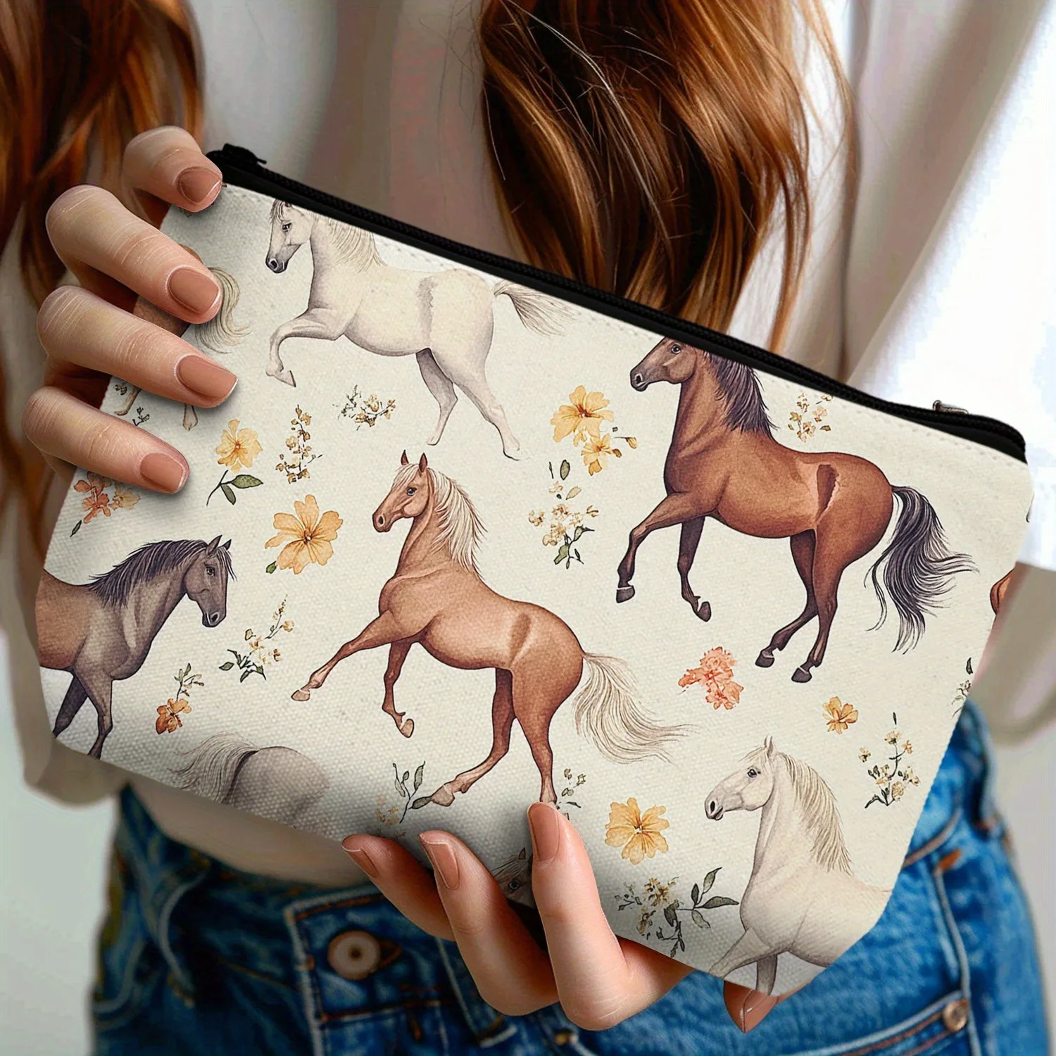 Trousse de maquillage en polyester avec fermeture éclair, motif chevaux et fleurs du Far West, pour une touche de beauté sur la selle