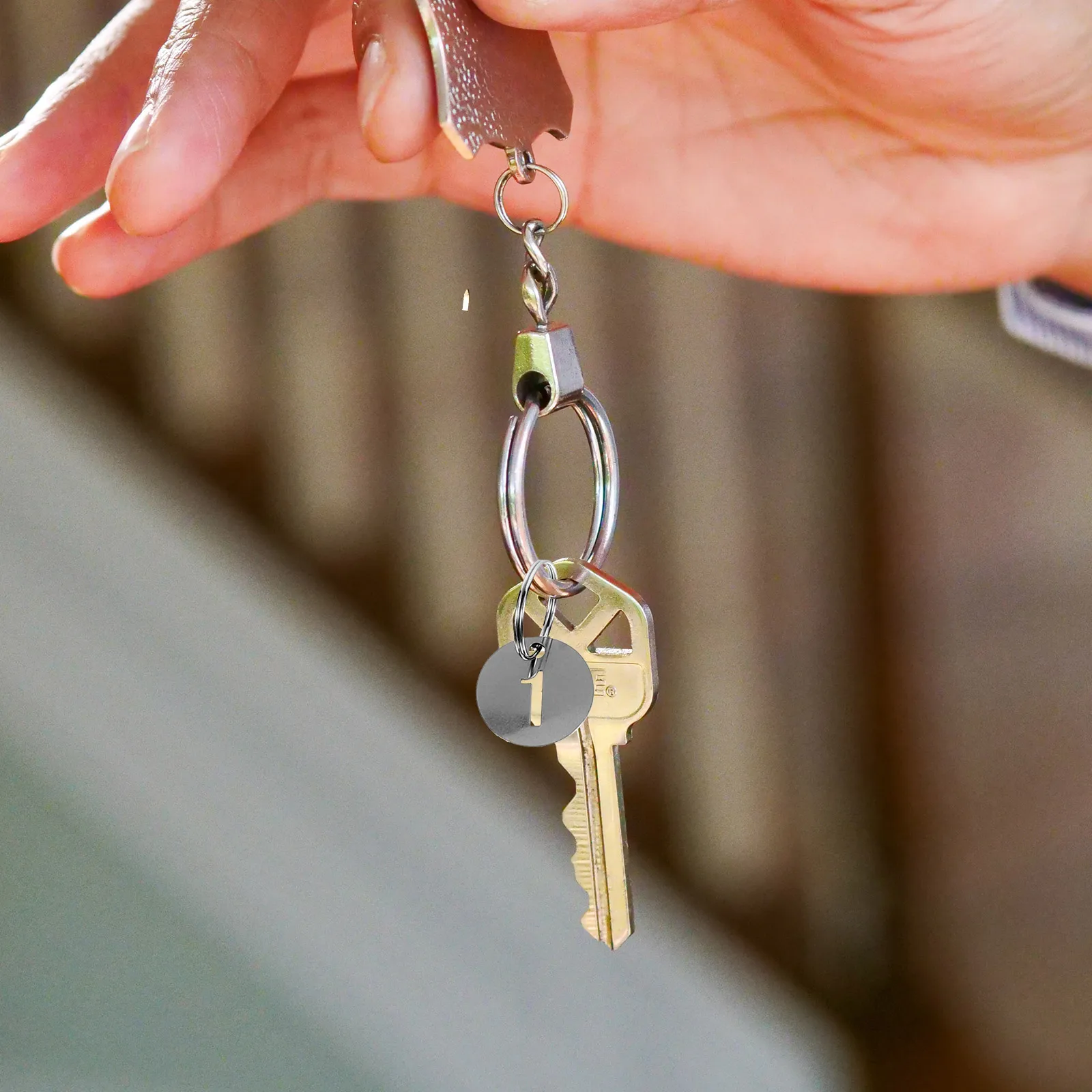 30 قطعة علامات الفولاذ المقاوم للصدأ تسميات دائرية العلامات الرئيسية مع حلقة للمفاتيح خزانة الأمتعة منظمة سلسلة المفاتيح المعدنية العلامة