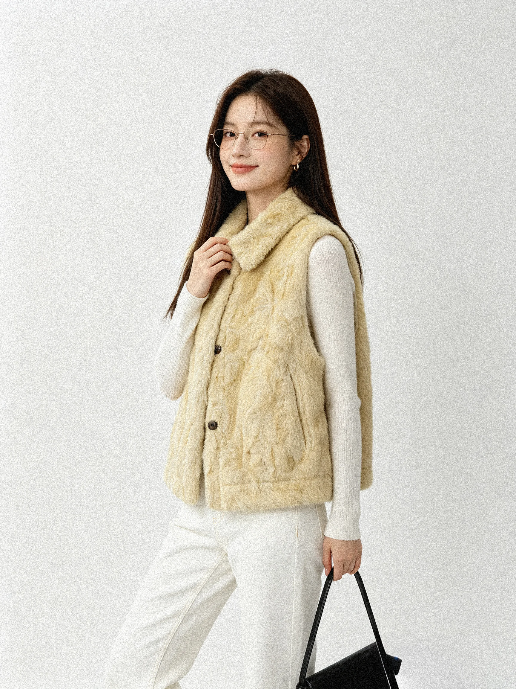 Stylish 2026 New Autumn Winter Layered  Collar Fake Fur Vest Short Loose Sleeveless Shoulder Pad Jacket Women's Coat