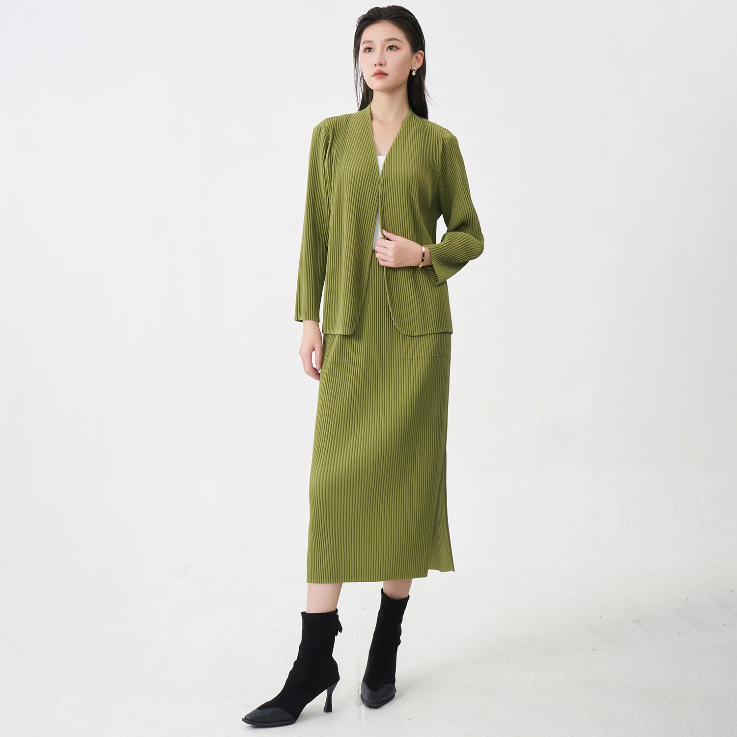 

Fast Shipping Women's Fashion Set High Quality Top and Skirt Two Piece Office Set Miyake Pleated Set