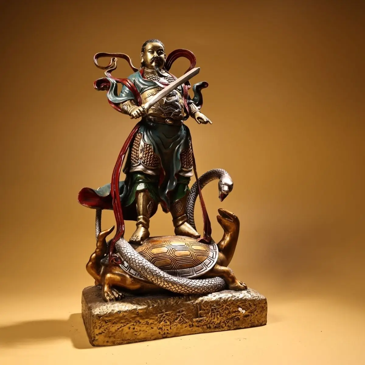 Treasure pure copper all copper painted gold, Zhenwu Emperor weighs 4.6 kg high 40 cm wide 22 cm