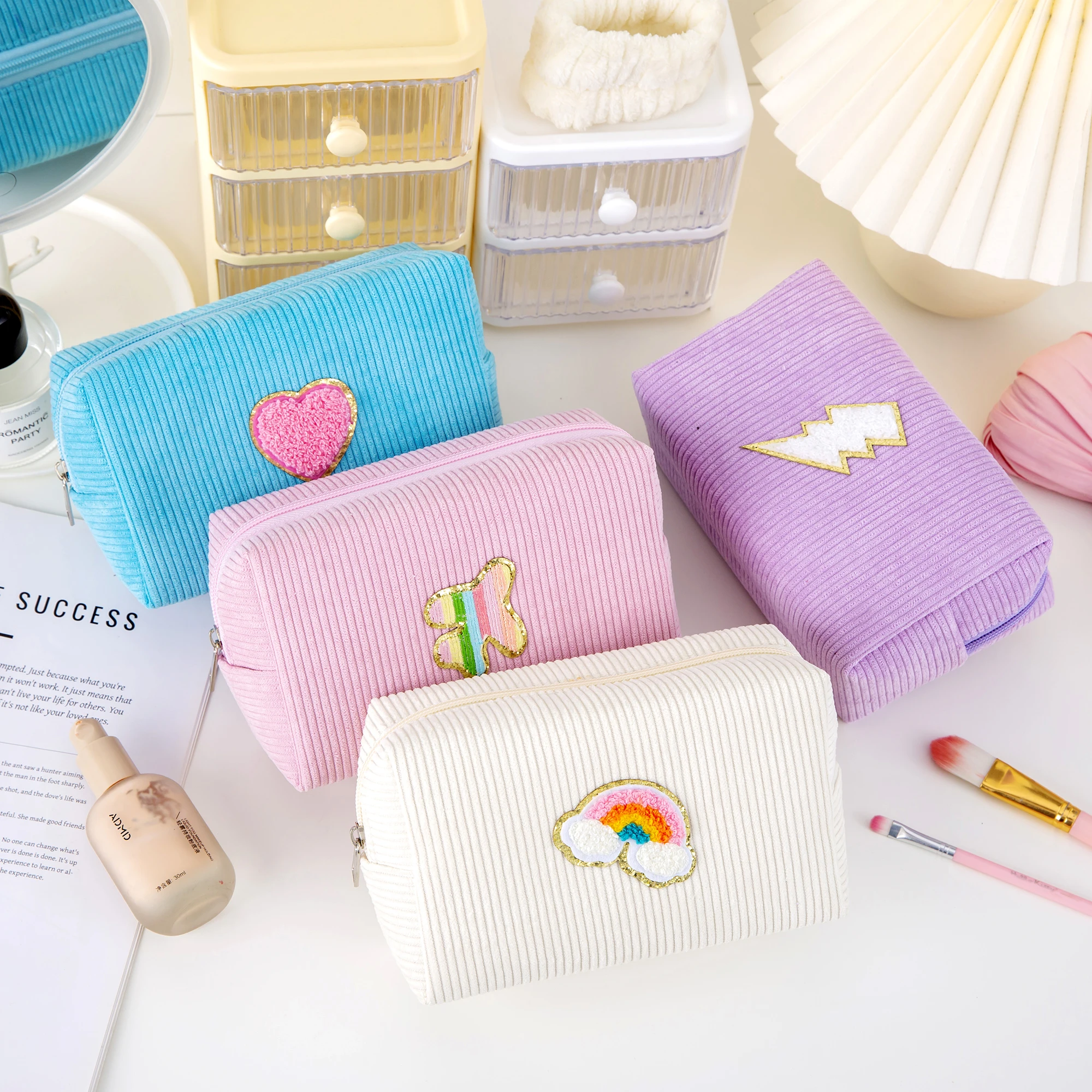 NEW Women Corduroy Skincare Makeup Pouch Cosmetic Bags Travel Zipper Pouch Makeup Organizer Stuff with Heart Plan Chenill Patch