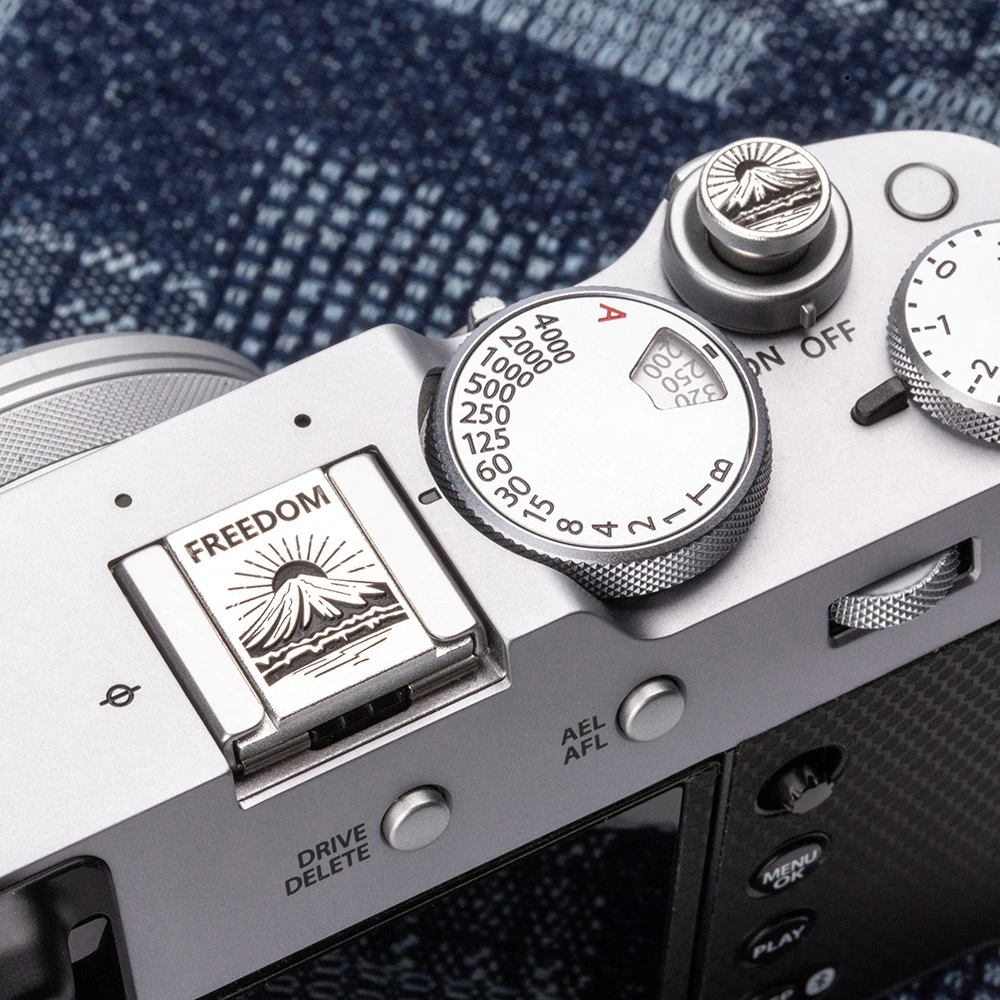 

Camera Hot Shoe Cover Shutter Button For Sony A7C2 Nikon ZF Fuji X100VI XE4 XE5 XT30 XT5 XPro3 XM5 Leica M10 Soft Release Button
