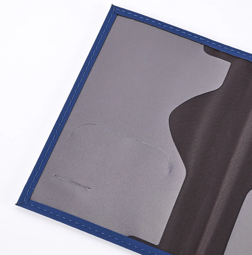 Porta passaporto classico con protezione per passaporto in materiale PU leggero per le vacanze, uso quotidiano, viaggi in aeroporto