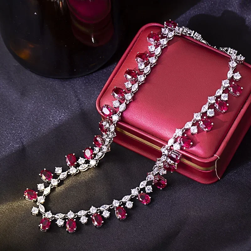 Cultivated Ruby Necklace with 5A Grade High Carbon Diamonds Golden Palace Style 6 * 8 Mm Oval Ruby Necklace High-end Jewelry