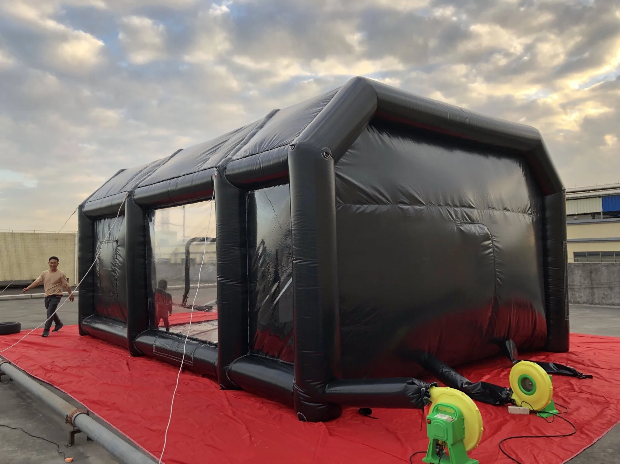 Tenda gonfiabile gigante da 13FT/Garage per auto/Workshop Cabina spray esterna per carport portatile con soffiaggio d'aria per eventi di veicoli/camion
