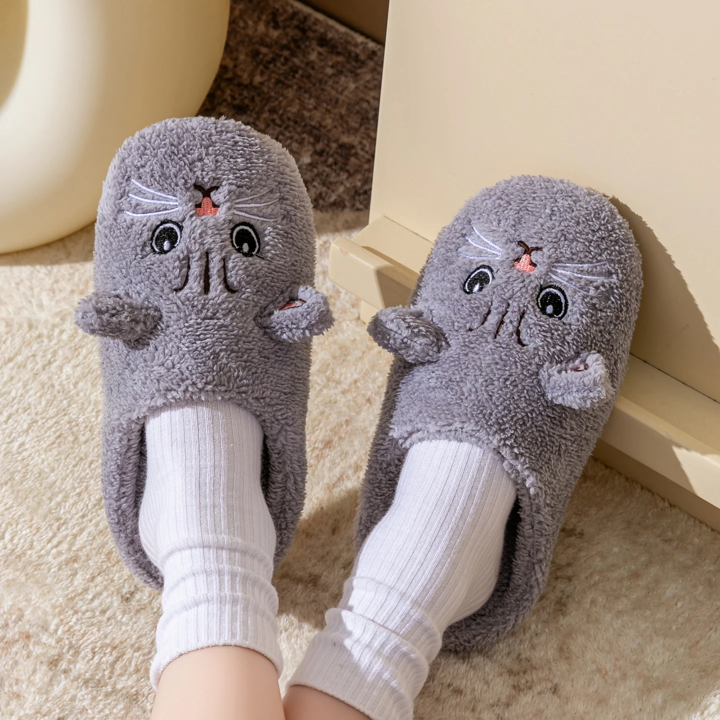 Chaussons pour femmes, mignons, en peluche, antidérapants, pour la chambre à coucher, chaussures d'i