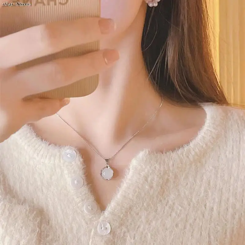 1pc Slimming and Weight Loss Chalcedony Pendant Necklace for Women Delicate Clavicle Chain Silver Color for Wife Girlfriend Gift