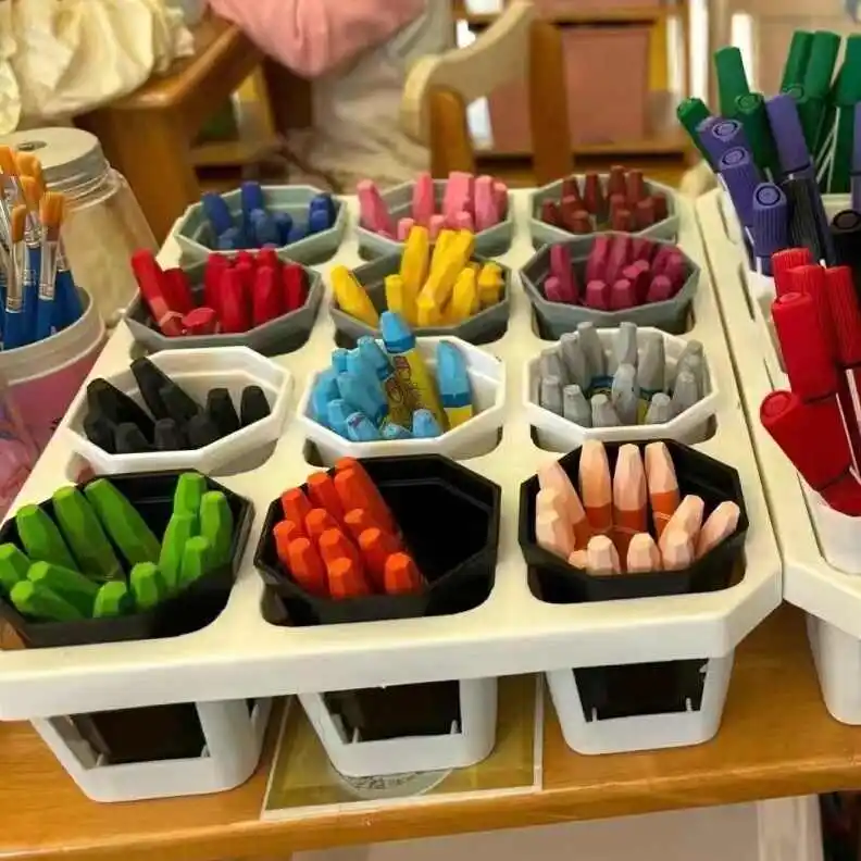 

New Term Art Supplies Storage Box for Kindergarten Small And Medium Class Painrues Watercolor Pens Crt Organization