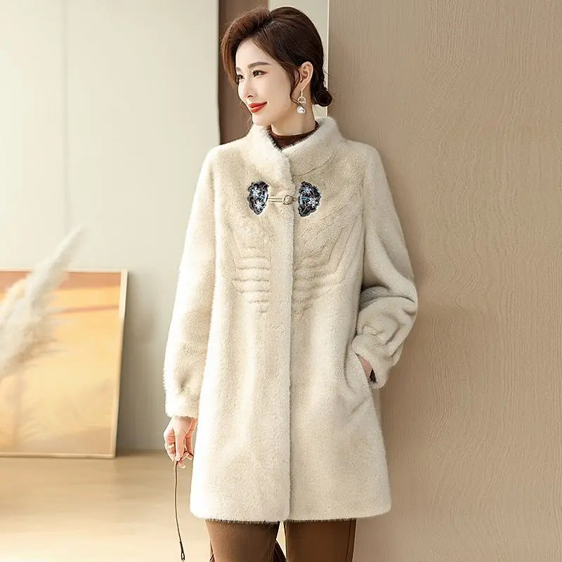 2025 new winter mink fur jacket women Fashion Mid-Length middle-aged mom Stand collar Fur one coat Female loose outerwear T833