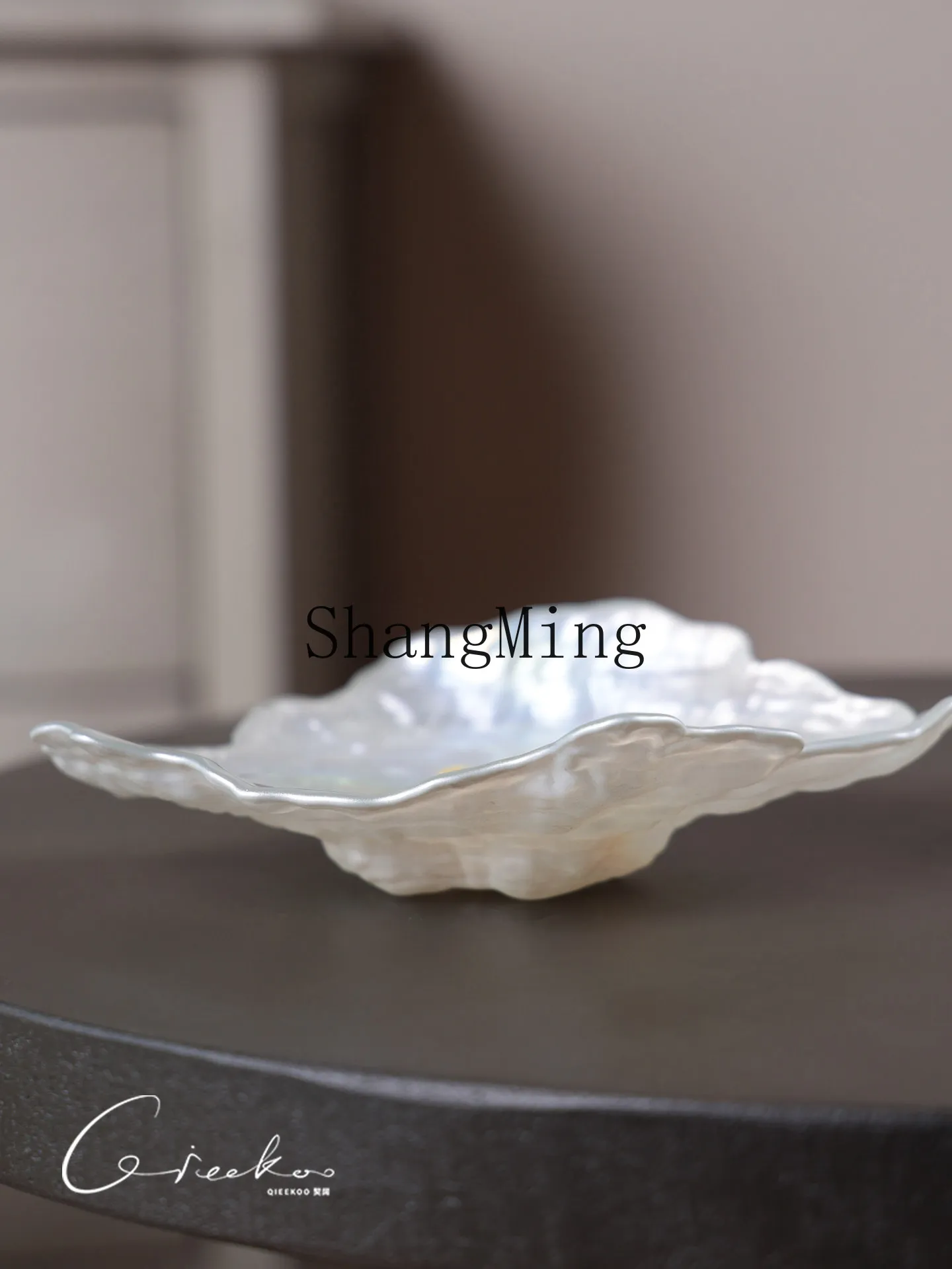 

PYH imported artistic light luxury glass fruit plate household living room tea table snacks fruit jewelry storage