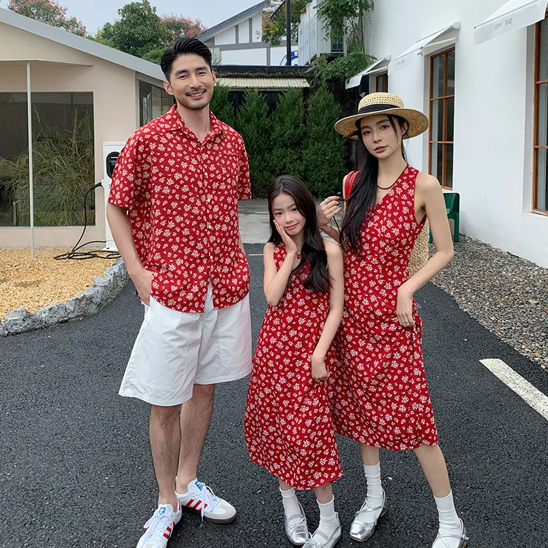 

2026 Family Matching Outfits Father Son Floral Shirts Mother Daughter Sleeveless Dresses Red Beach Vacation Holiday Casual Wear