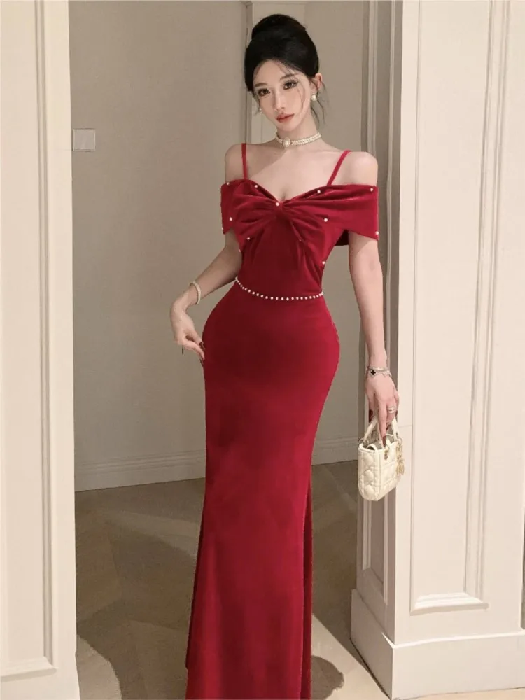 

Off-the-shoulder velvet halter waist-cinching long dress that accentuates your figure sophisticated style for banquets