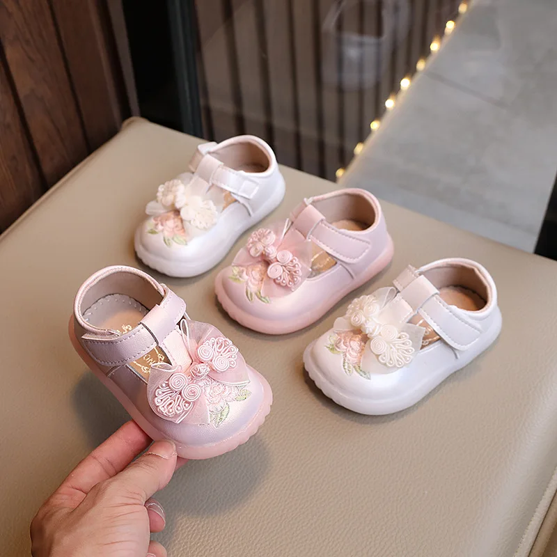 

Baby Girls Embroidered Princess Shoes Kids Sweet First Walking Shoes with Cute Bow Girls Casual T-strap Leather Shoes Soft Sole