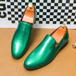 New Mens Patent Leather Shoes Fashion Glitter Green Loafers Shoes Men Casual Moccasin Shoes Man Slip On Flats mocasines hombre