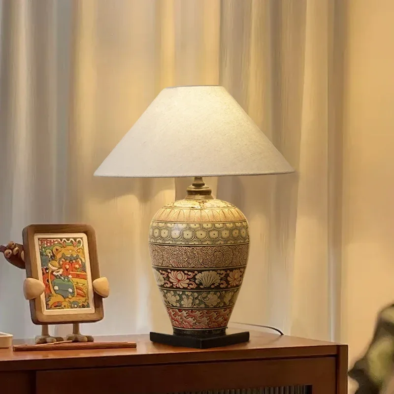 Song Dynasty aesthetic lamp, living room retro table lamp, new Chinese creative art decorative ceramic table lamp, wabi sanfeng
