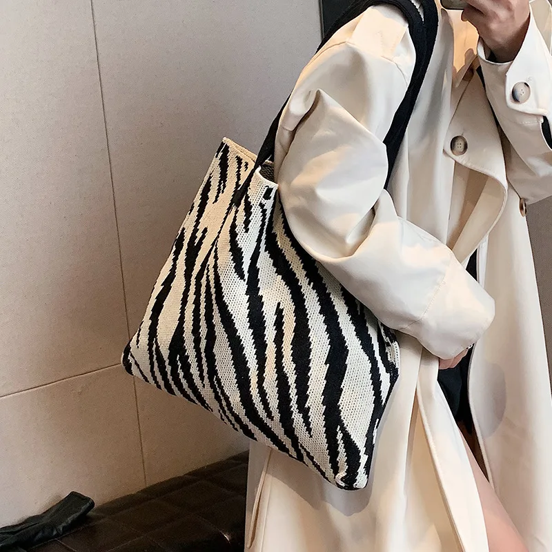 Zebra Print Shoulder Bag Large Capacity Contrast Color Striped Tote Bag Handwoven Summer Vacation Handbag Crochet Bag