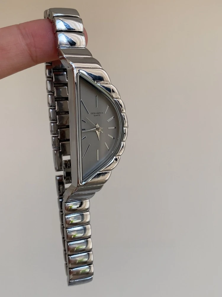 

Винтажные серебряные полукруглые женские кварцевые часы, модные женские водонепроницаемые часы из нержавеющей стали, элегантные женские часы