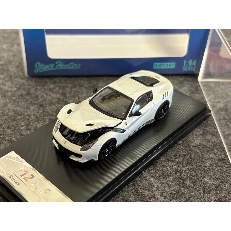 

В наличии: 1:64 F12 TDF литые под давлением модели автомобилей из сплава, игрушки для мальчиков, коллекционные украшения для взрослых.