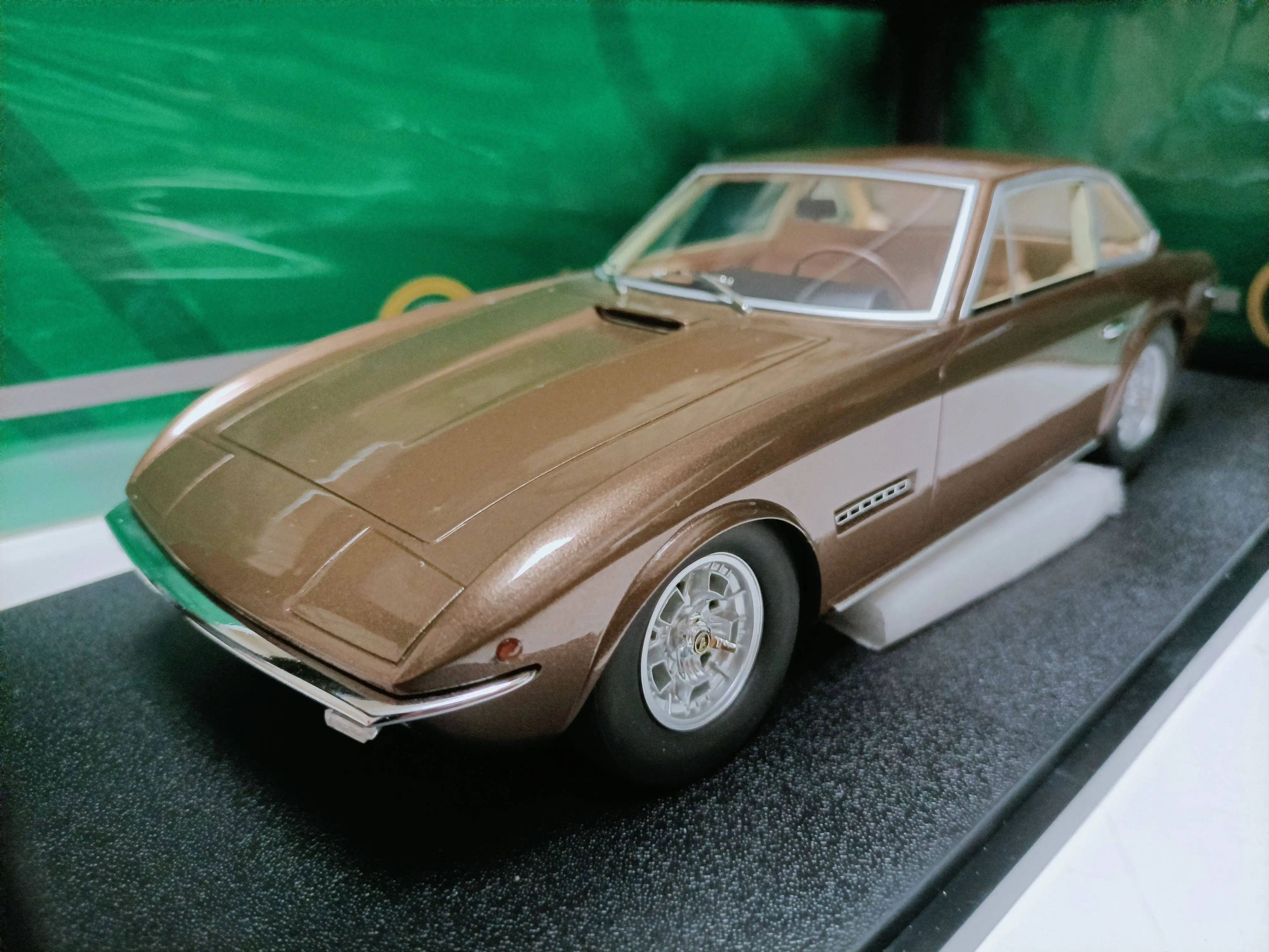 

Cult 1:18 Islero S 1968 Brown Vintage Car Simulation Limited Edition Resin Metal Static Car Model Toy Gift