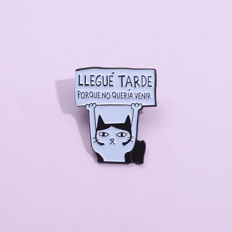 Simple Animal Enamel Pins Spanish cat brooch holding a protest sign Backpack Hat Lapel Accessories Metal Badge Jewelry Wholesale