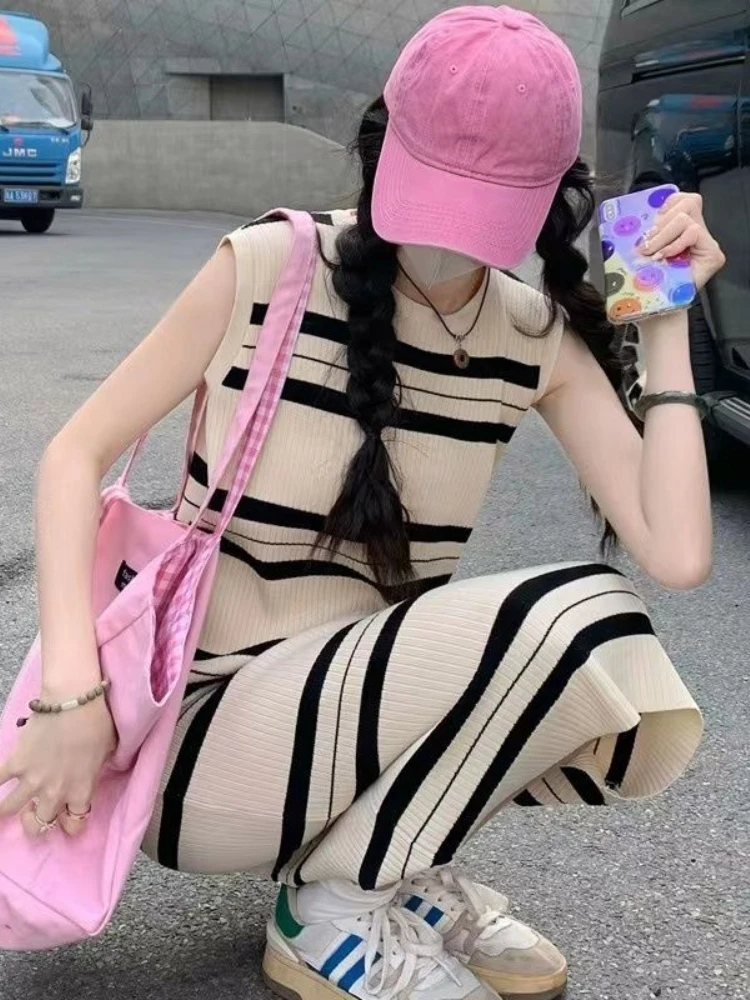 Retro Striped Knitted Long Sleeveless Dress Women's Summer Slimming Design Hollow out Polyester Straight Cut Gown