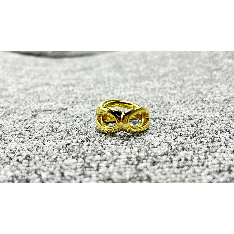 2024 Spain Unique Creative Design Gold Geometric Ring Neutral Style Accessory for Couples Valentine's Day Gift