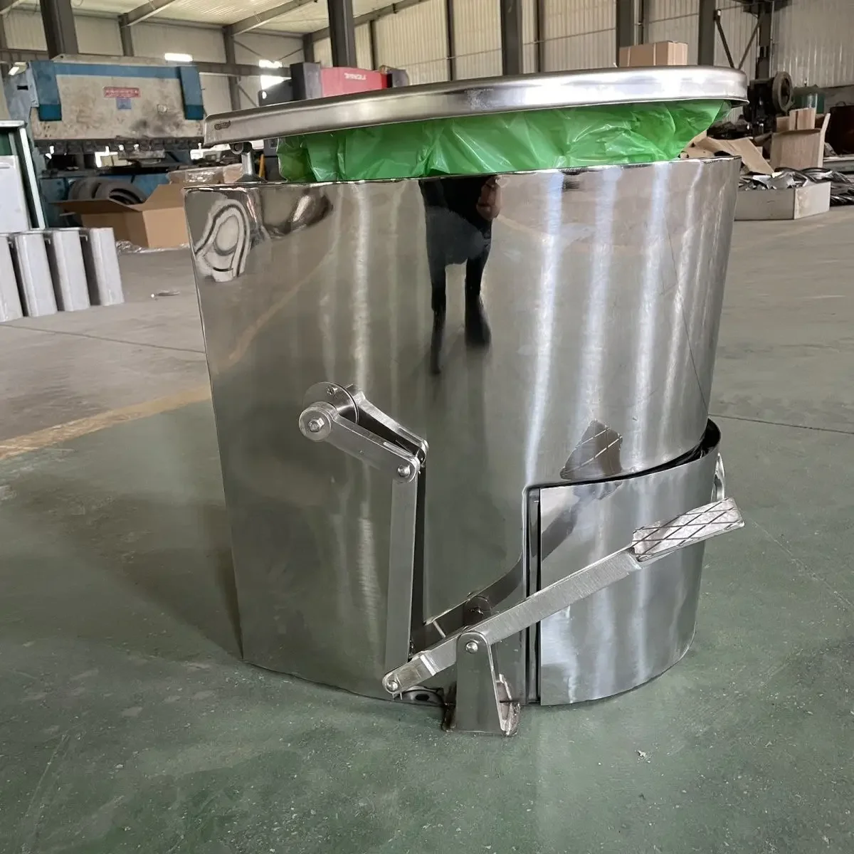 

Packaged mobile air defense base, mine shelter, RV ship
