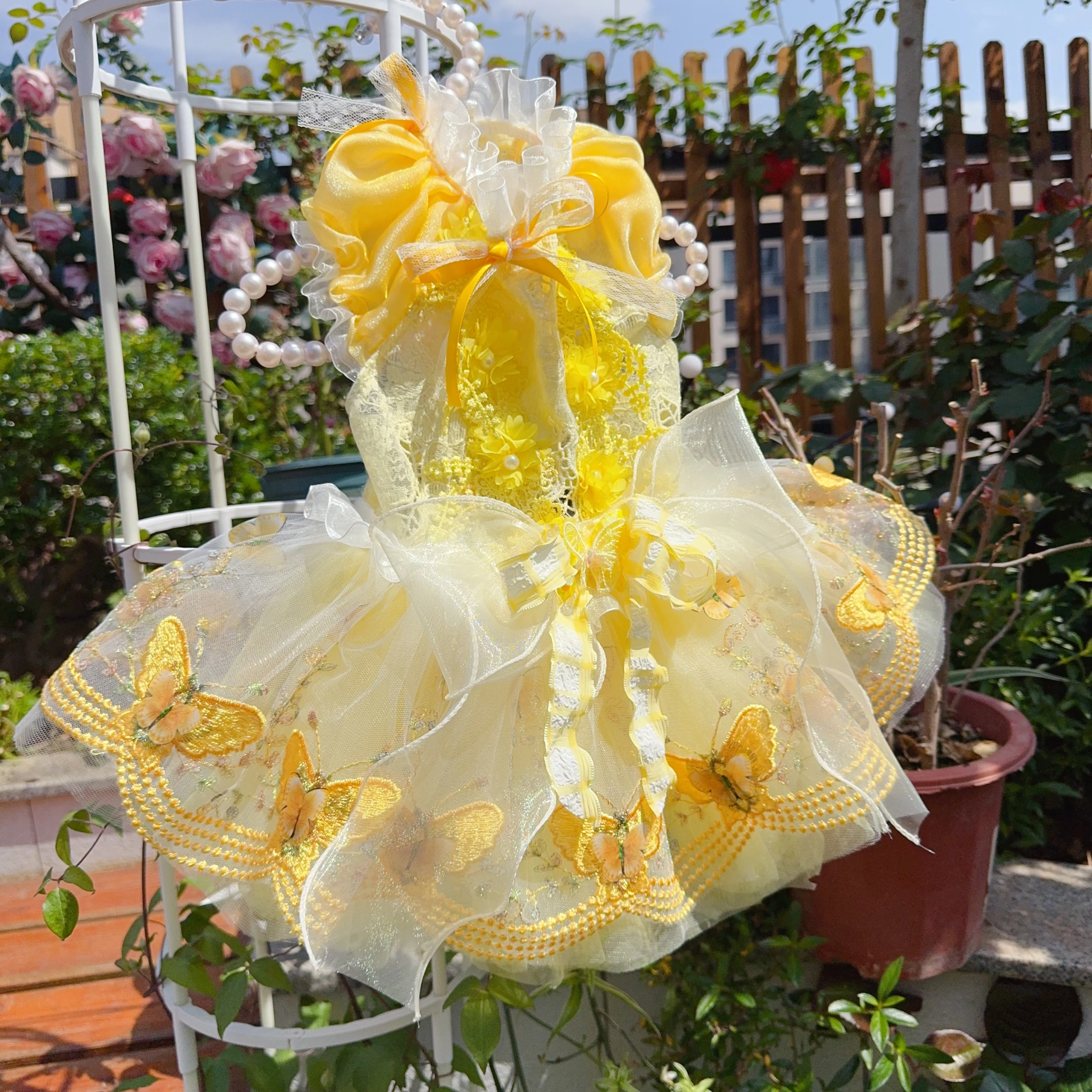 

Роскошная одежда для собак ручной работы, летнее новое модное хлопковое платье с кружевом в виде бабочки, желтое платье принцессы для маленьких и средних собак, пальто для щенков