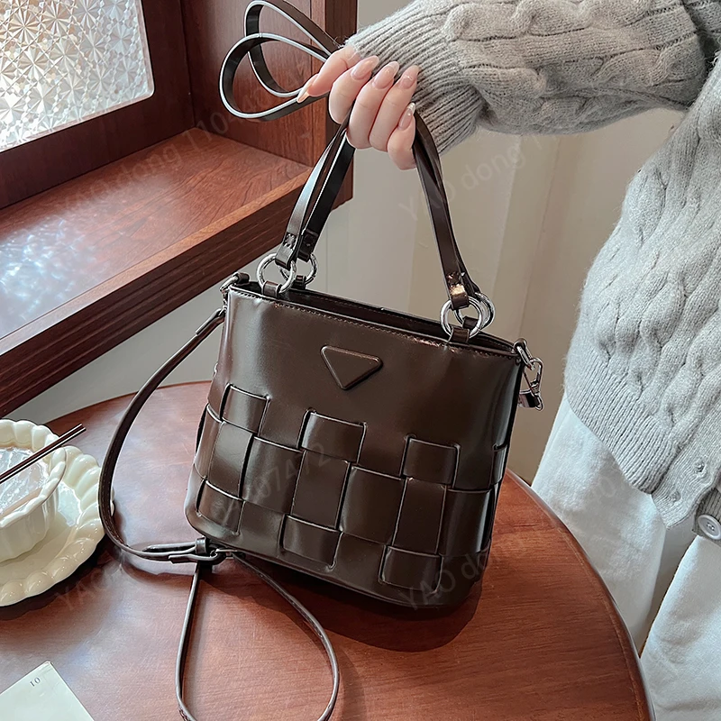 Yao Dong ผู้หญิงออกแบบกระเป๋าหนังหรูหราสุภาพสตรีไหล่กระเป๋า Crossbody กระเป๋า Messager ยอดนิยม Classic Elegant