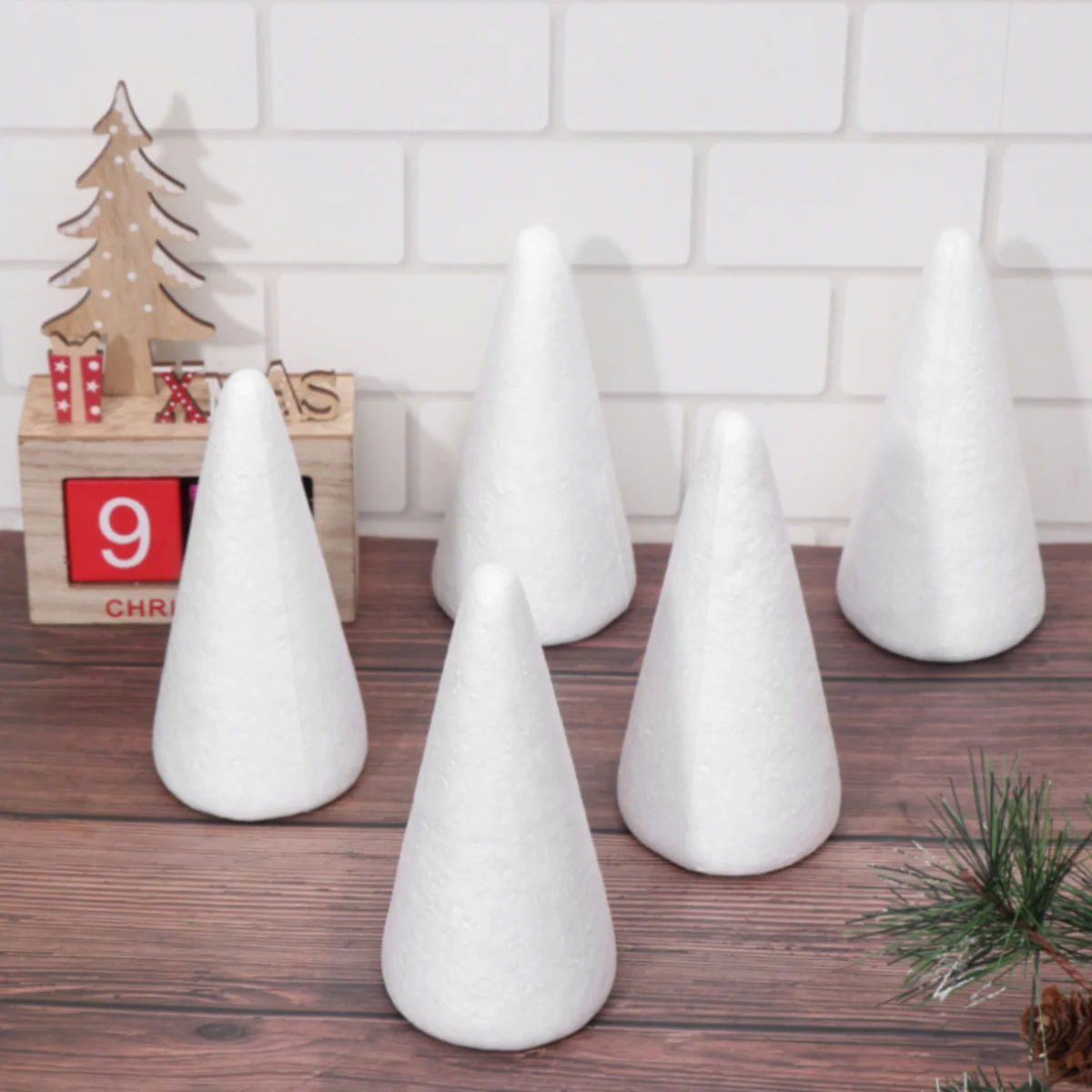 

12Pcs White Craft Foam Cones 15cm DIY Children Christmas Winter Flower Arrangements Kindergarten Home Crafts Cone