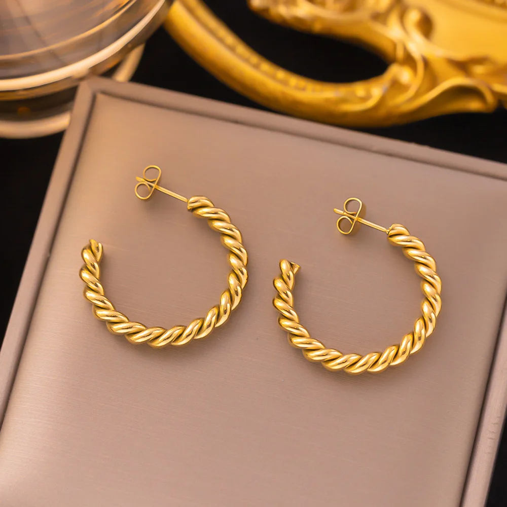 

Punk Fashion Twisted Circle Round Earring Female Gold Color Stainless Steel Letter C Charm Stud Earrings For Women Jewelry Gift