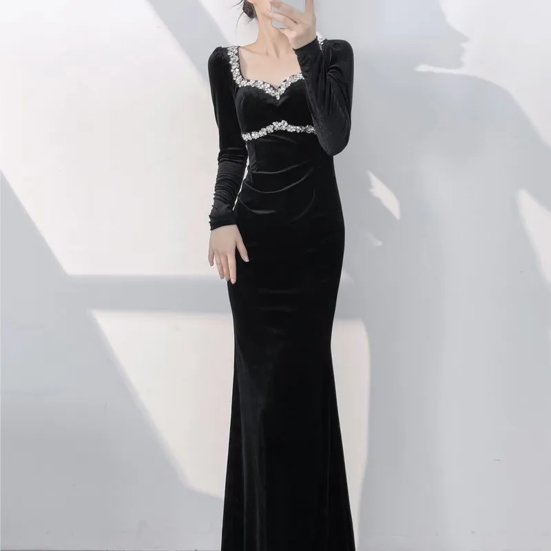 

Black new banquet light luxury small long-sleeved velvet host dress