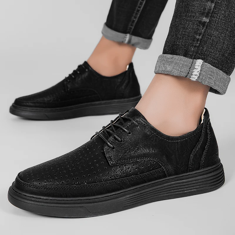 Sepatu Oxford Bersirkulasi Berlubang Musim Panas Pria Merek 2025 Sepatu Kasual Penambah Tinggi Kulit Sapi Nyaman Pria Kualitas Tinggi