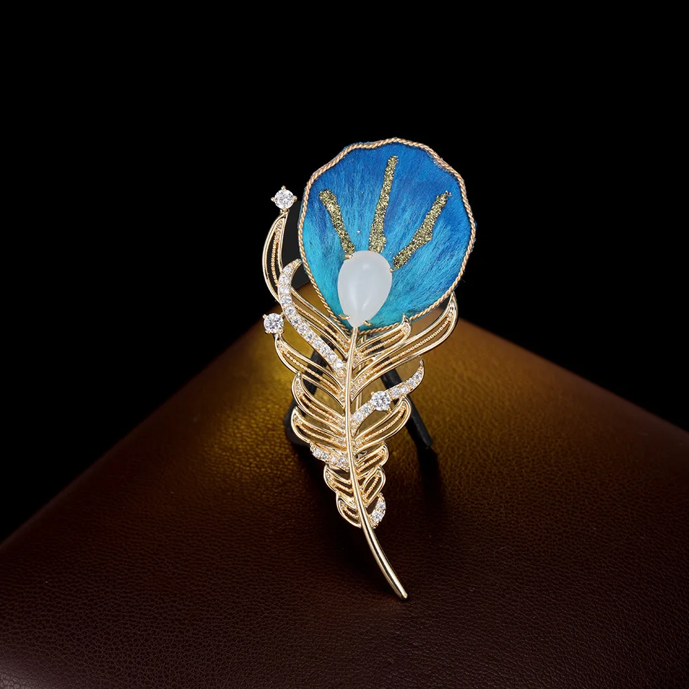 Легкая роскошная брошь в китайском стиле с синими перьями, высококачественный женский аксессуар для одежды, брошь и булавка, новинка 2023 года