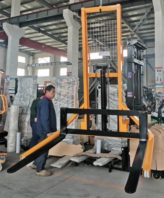 Wide-legged manual hydraulic stacker loader Elevator